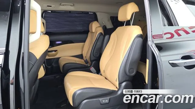 Kia Carnival 2021 thumb 11