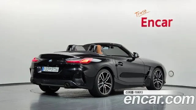 BMW Z4 2019 thumb 2