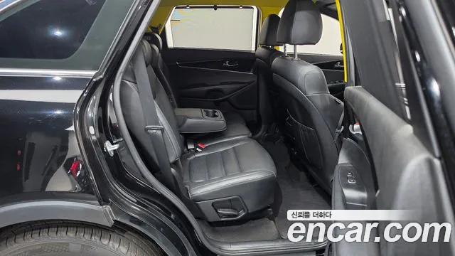 Kia Sorento 2017 thumb 11