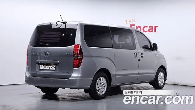 Hyundai Starex 2018 thumb 2