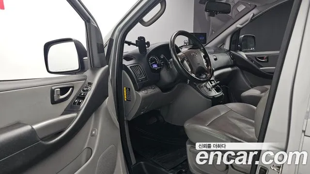 Hyundai Starex 2018 thumb 10
