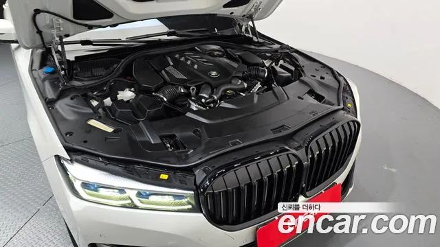 BMW 7-Series 2019 thumb 6