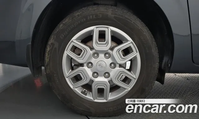 Hyundai Staria 2021 thumb 5