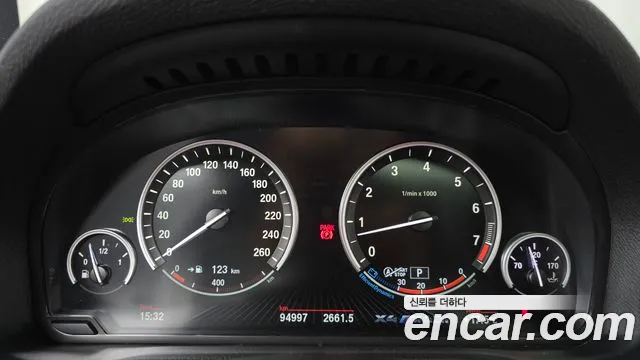BMW X4 2016 thumb 8
