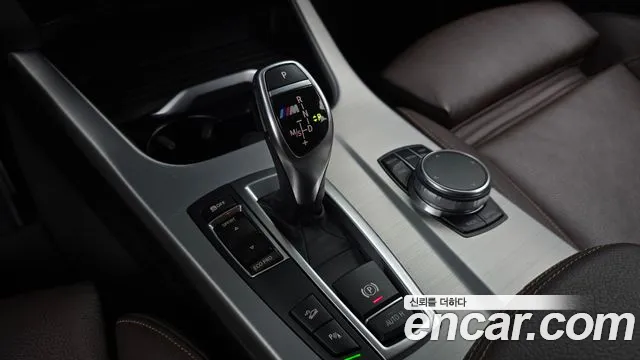 BMW X4 2016 thumb 9