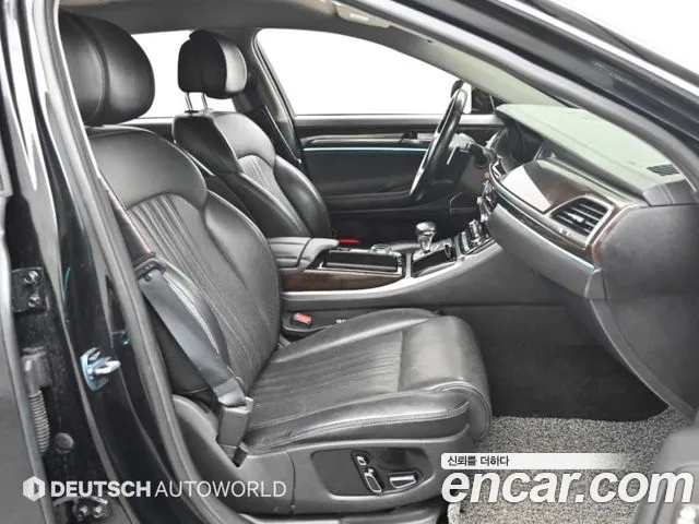 Genesis G90 2016 thumb 10