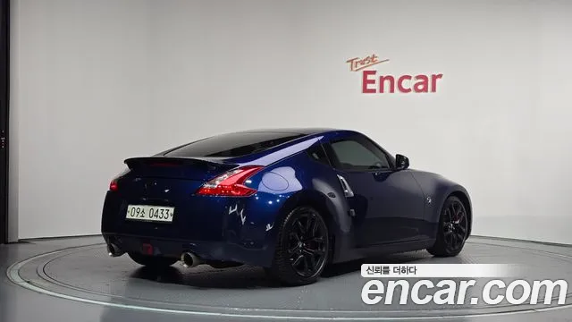 Nissan 370Z 2016 thumb 2