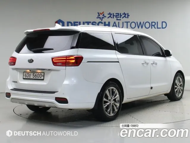 Kia Carnival 2018 thumb 2