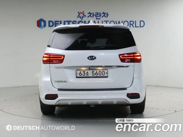 Kia Carnival 2018 thumb 4