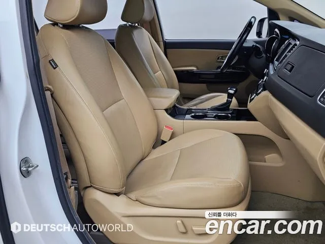 Kia Carnival 2018 thumb 10
