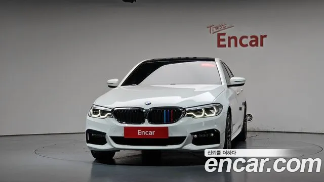 BMW 5-Series 2018 thumb 2