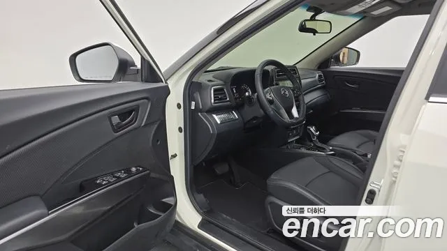 KG_Mobility_Ssangyong TIBOLI 2023 thumb 10