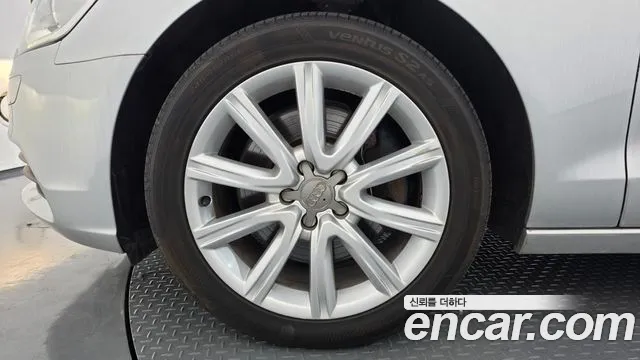 Audi A6 2012 thumb 5