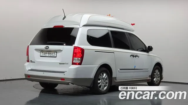 Kia Carnival 2013 thumb 2