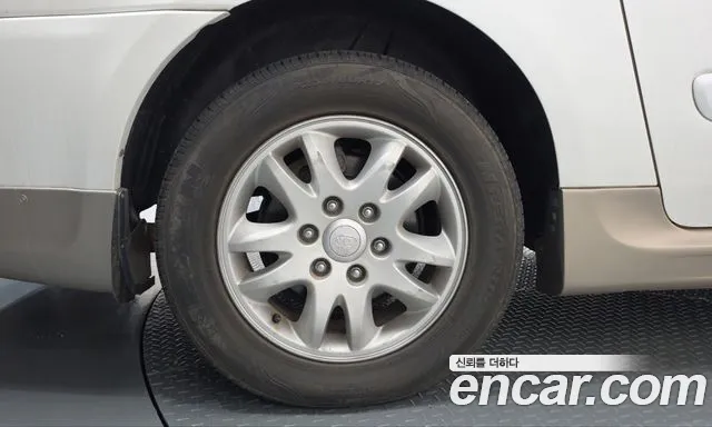 Kia Carnival 2013 thumb 5