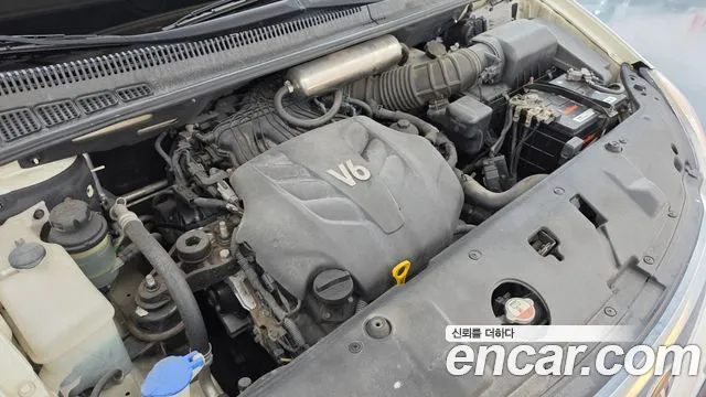 Kia Carnival 2013 thumb 6