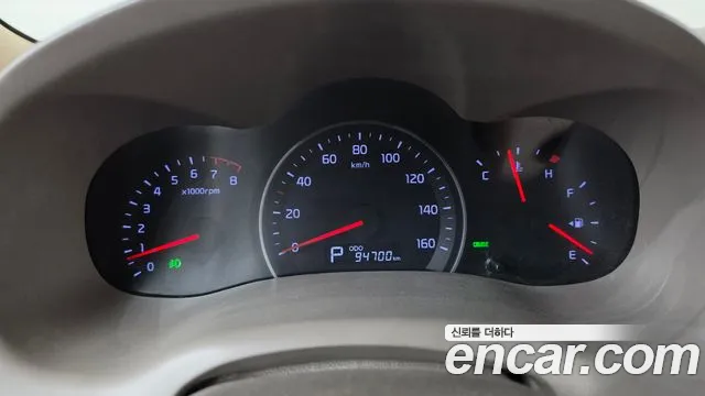 Kia Carnival 2013 thumb 8