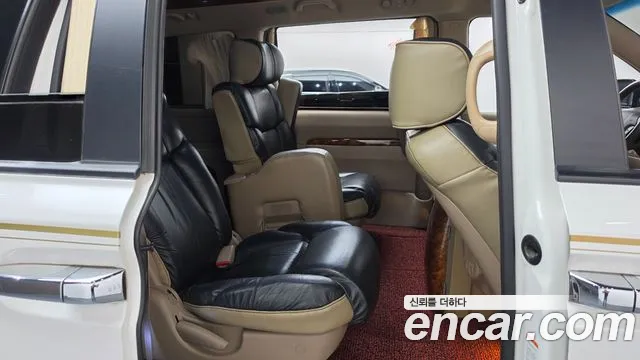 Kia Carnival 2013 thumb 11