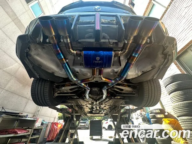 BMW M4 2023 thumb 5