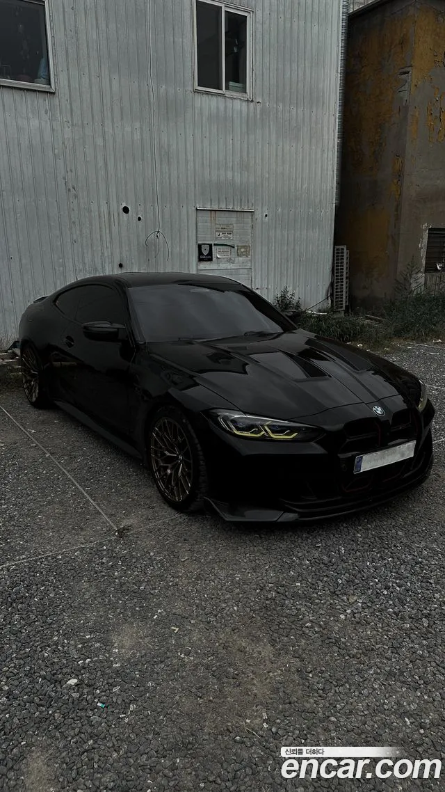 BMW M4 2023 thumb 6