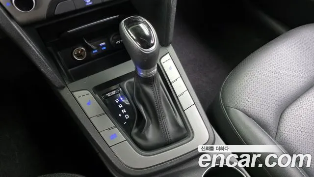 Hyundai Avante 2017 thumb 9