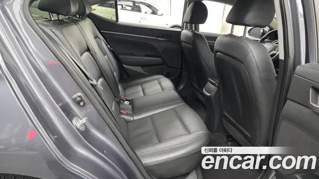 Hyundai Avante 2017 thumb 11