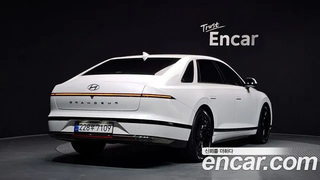Hyundai Grandeur 2023 thumb 2
