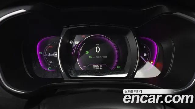 Renault-KoreaSamsung Koleos 2017 thumb 8
