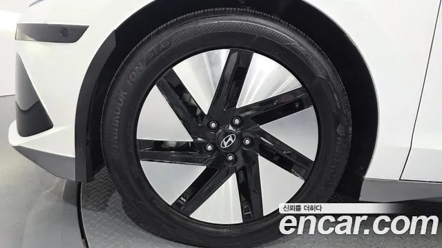Hyundai IONIQ 6 2023 thumb 5