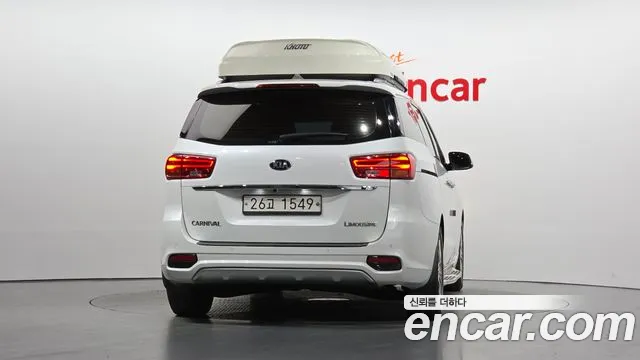 Kia Carnival 2018 thumb 4