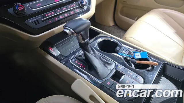 Kia Carnival 2018 thumb 9