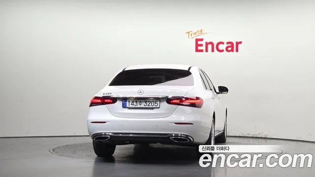 Mercedes-Benz E-Класс 2023 thumb 4