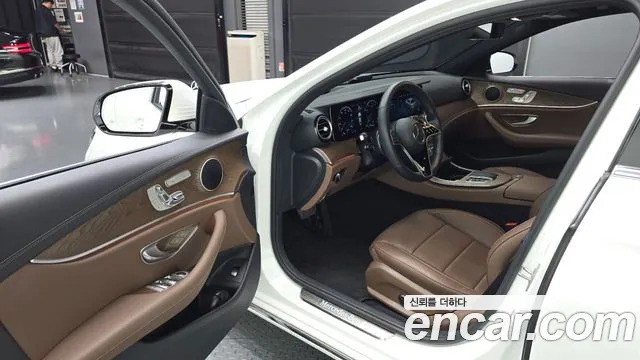 Mercedes-Benz E-Класс 2023 thumb 10