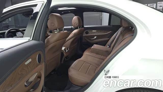 Mercedes-Benz E-Класс 2023 thumb 11