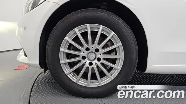 Mercedes-Benz C-Класс 2014 thumb 5