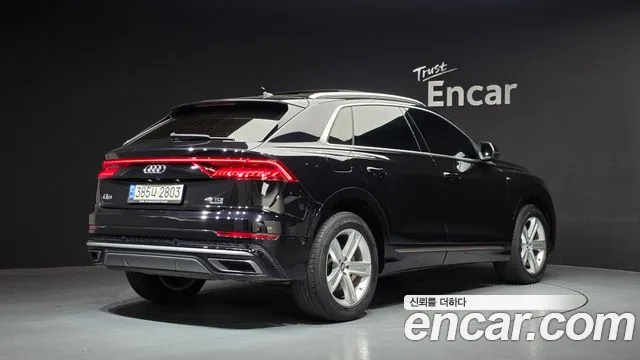 Audi Q8 2021 thumb 2