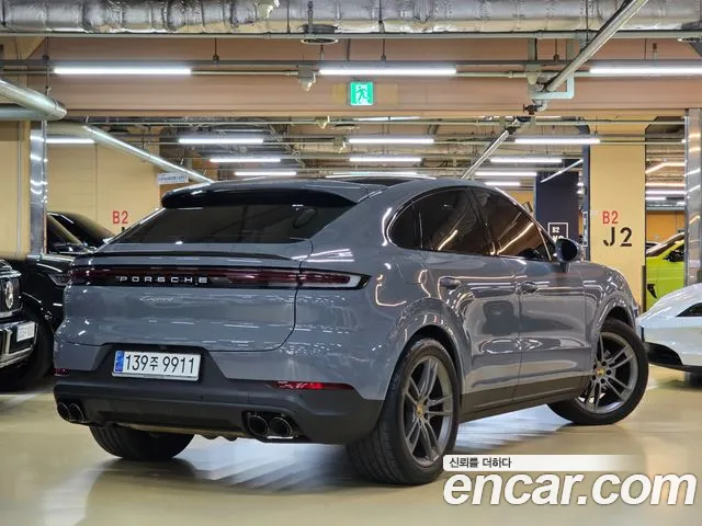 Porsche Cayenne 2023 thumb 3
