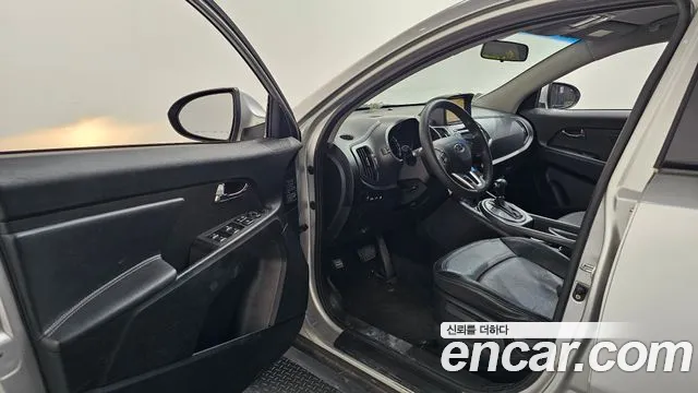 Kia Sportage 2010 thumb 10