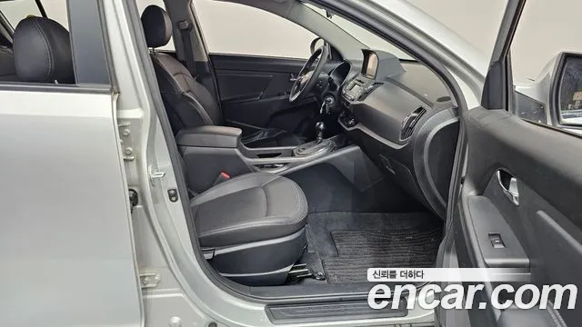 Kia Sportage 2010 thumb 11