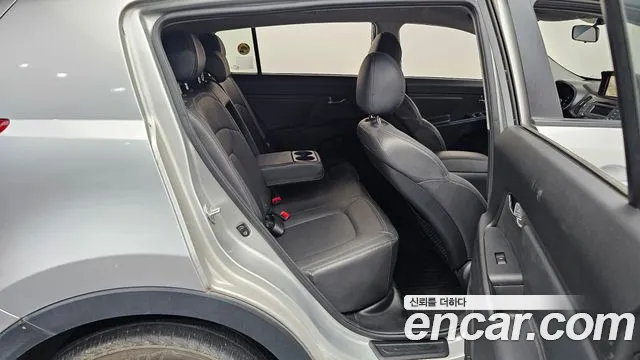 Kia Sportage 2010 thumb 12