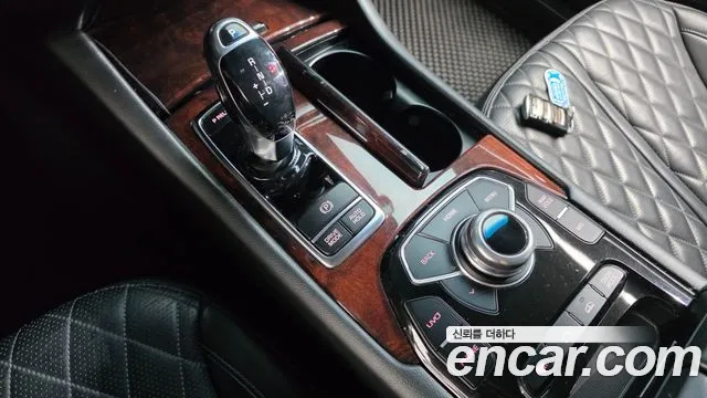 Kia K9 2015 thumb 9
