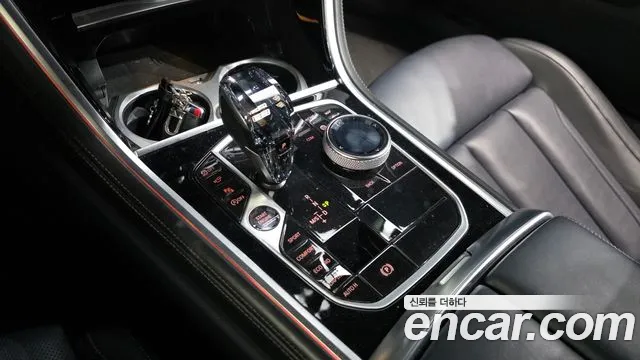 BMW 8-Series 2022 thumb 8