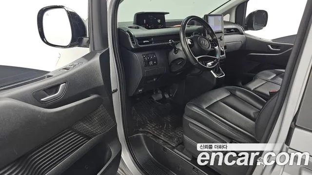 Hyundai Staria 2023 thumb 11