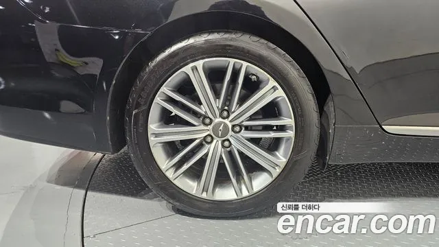 Genesis G80 2016 thumb 4