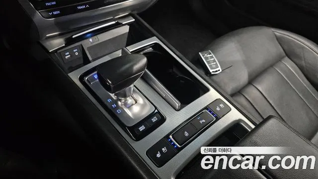 Genesis G80 2016 thumb 8