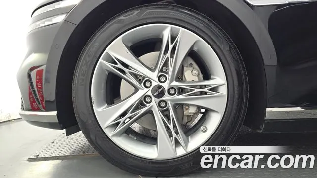 Genesis G90 2022 thumb 5