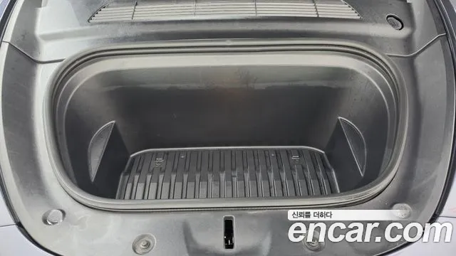 Tesla Model Y 2022 thumb 6