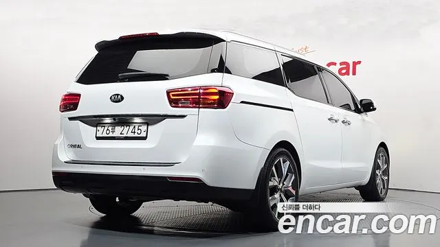 Kia Carnival 2019 thumb 2