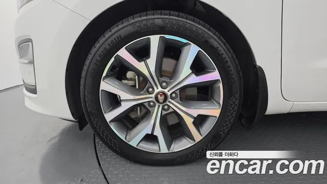 Kia Carnival 2019 thumb 5