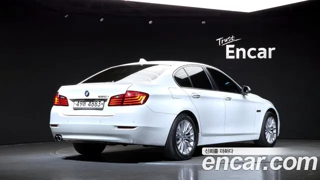 BMW 5-Series 2014 thumb 2